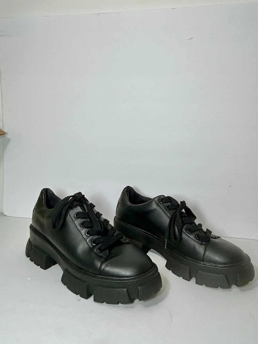 Steve Madden Black Lug-Sole Derby Shoes